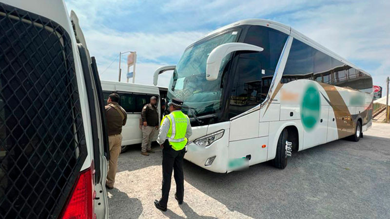 Rescatan a 130 migrantes que viajaban en autobuses, en Sonora; 20 son menores 