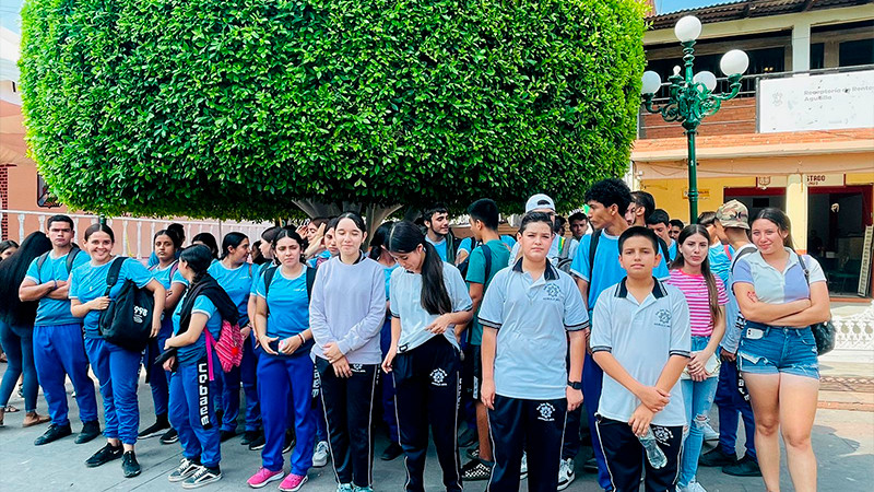 Con participación ciudadana, Salud Michoacán realiza acciones contra el dengue en Aguililla