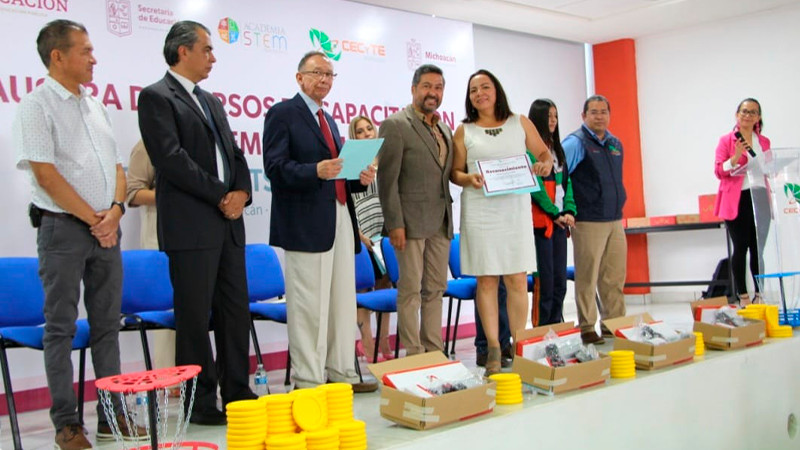 Cecytem certifica a sus docentes en Informática 