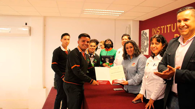 Ganan estudiantes del Cecytem primer lugar en Olimpiada del Conocimiento