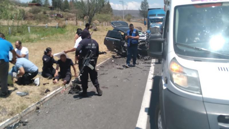 Chocan a patrulla de la Guardia Civil en la Autopista de Occidente; hay 6 lesionados, 4 graves 