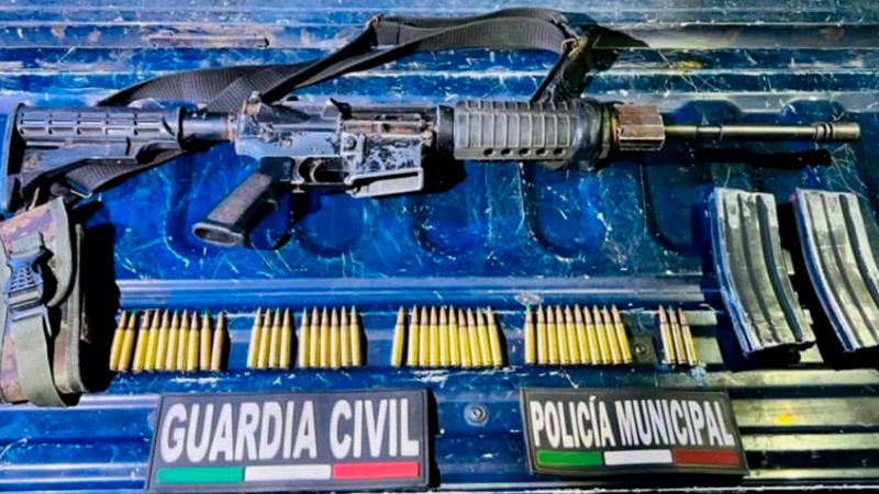 En Jacona SSP asegura a hombre con arma larga y municiones 