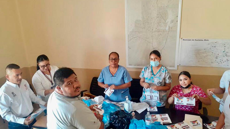 Por ola de calor, SSM implemente brigadas de hidratación en Huetamo y Apatzingán