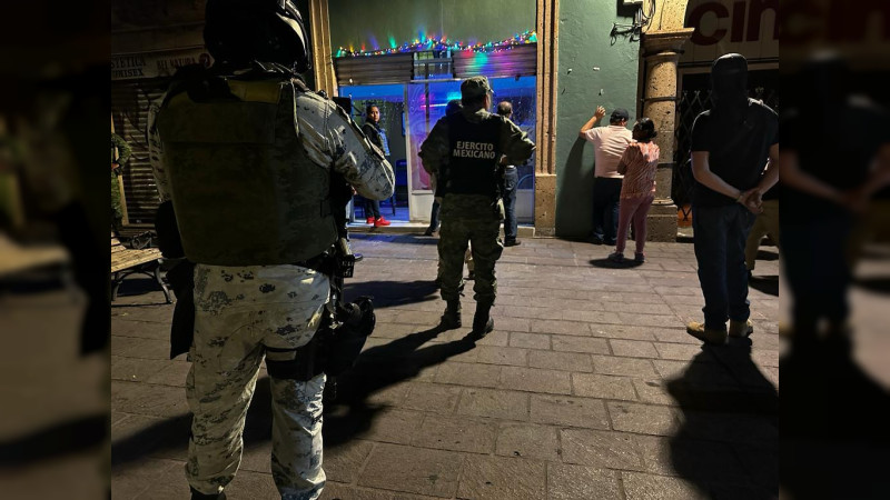 Aseguran droga y detienen a dos en un bar del Centro Histórico de Morelia