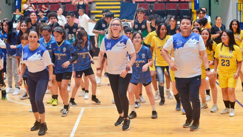 Todos son triunfadores: Yarabí Ávila clausura la liga deportiva en el bachillerato nicolaita