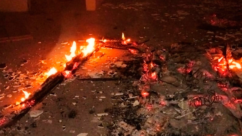 En Morelia arde humilde vivienda en colonia San Isidro Itzícuaro; hay solo daños materiales 