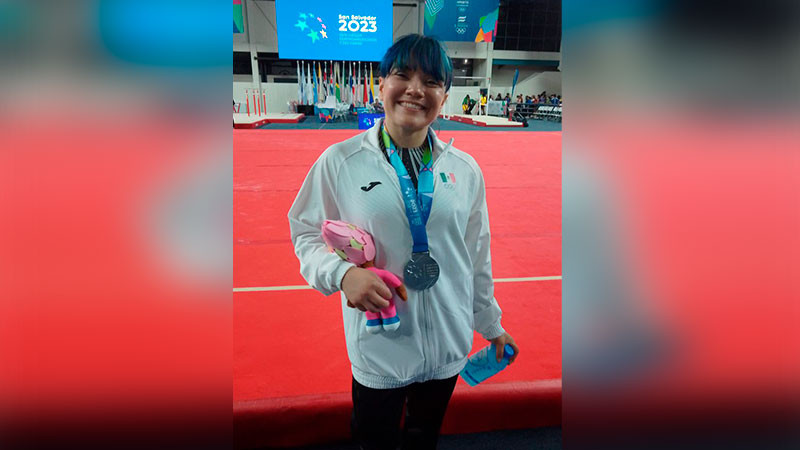 Alexa Moreno gana medalla de plata en gimnasia artística en los Juegos Centroamericanos 