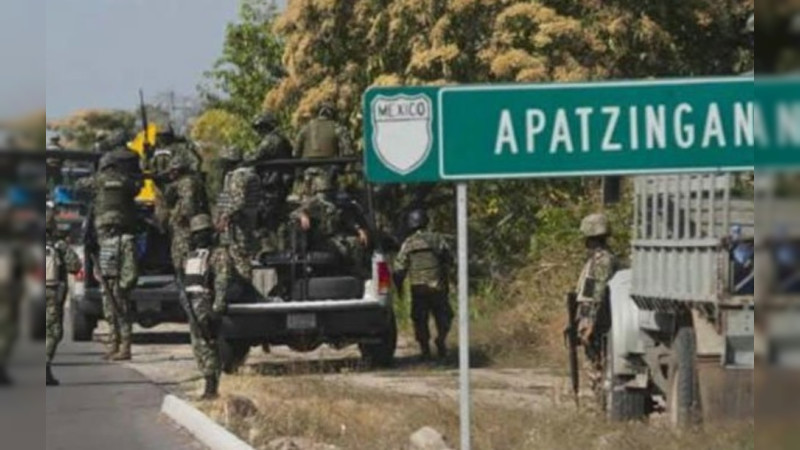 Se registra fuerte balacera en la periferia de Apatzingán 