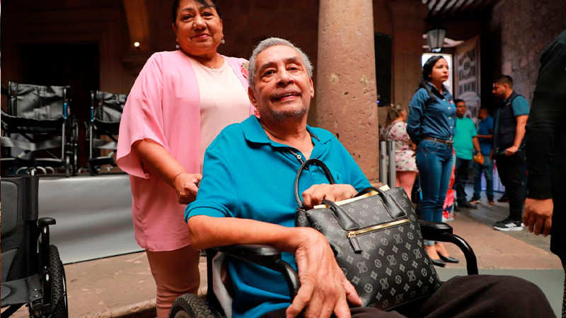 DIF Morelia entrega histórica cantidad de sillas de ruedas