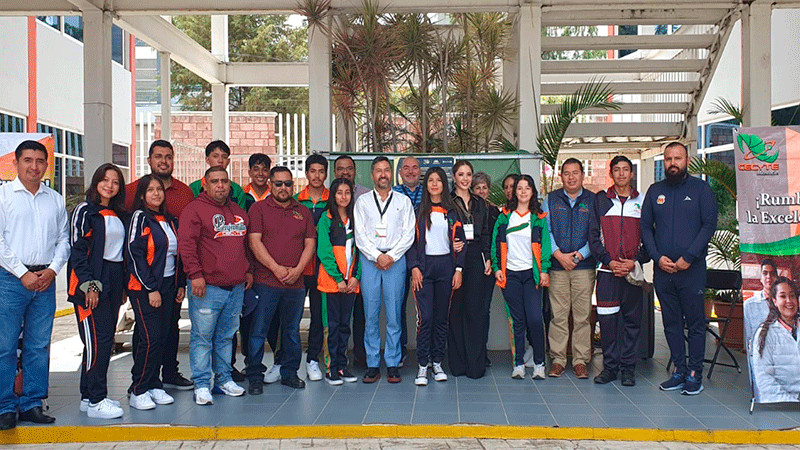 Sale delegación estudiantil del Cecytem al Concurso Nacional de Creatividad Tecnológica 