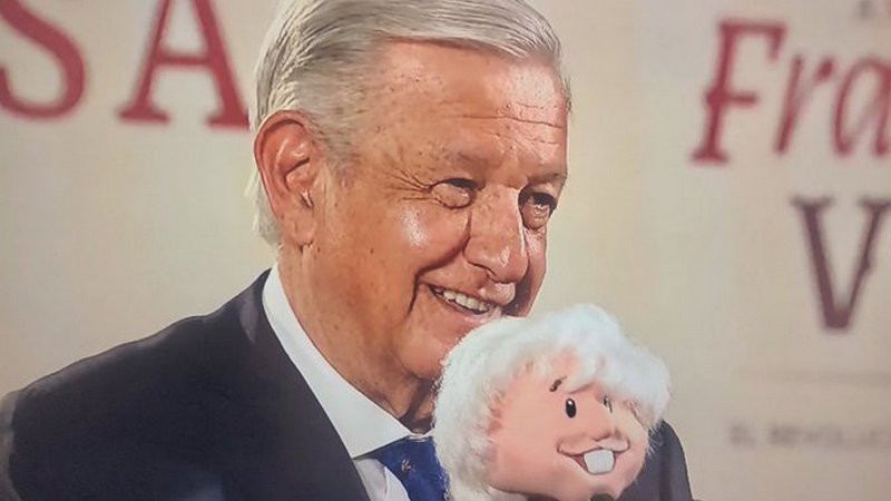 López Obrador presume durante su mañanera el “AMLITO” parlante 