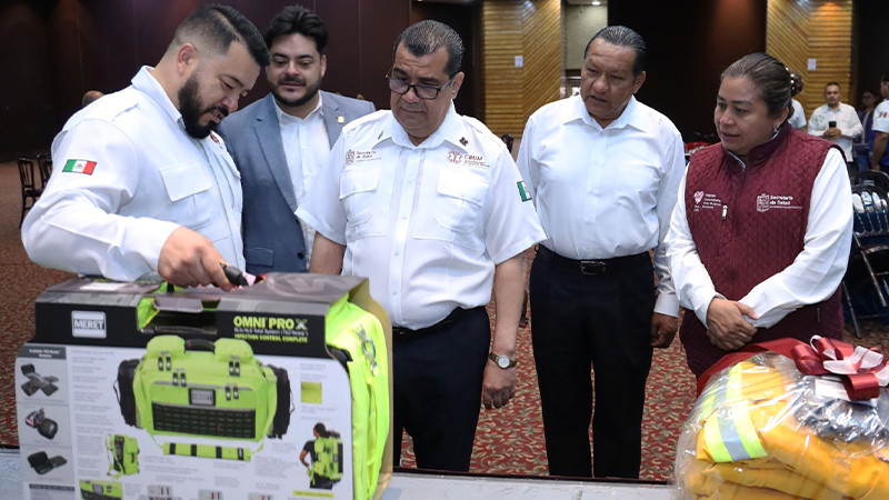Entrega Salud al CRUM equipo de rescate por más de 2 mdp