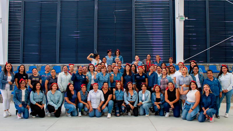 Participan 300 funcionarias públicas en “Fuerza Mujer” en Corregidora, Querétaro 