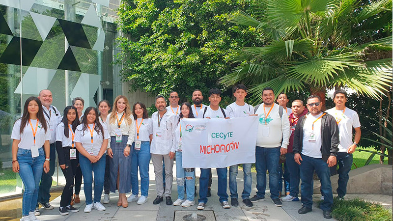 Estudiantes del Cecytem compiten en Encuentro de Creatividad Tecnológica 