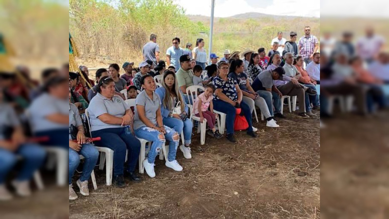 Colocan primera piedra de Telebachillerato Comunitario en Panindícuaro