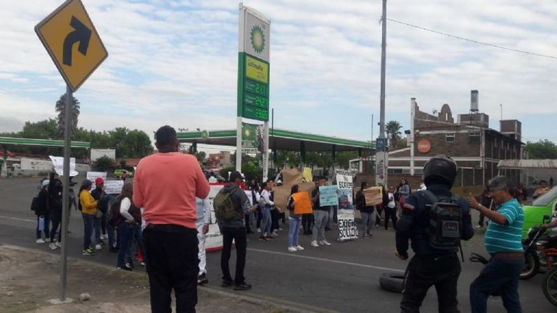 Registran caos vial en el Estado de México; se presentan bloqueos en carreteras y avenidas 