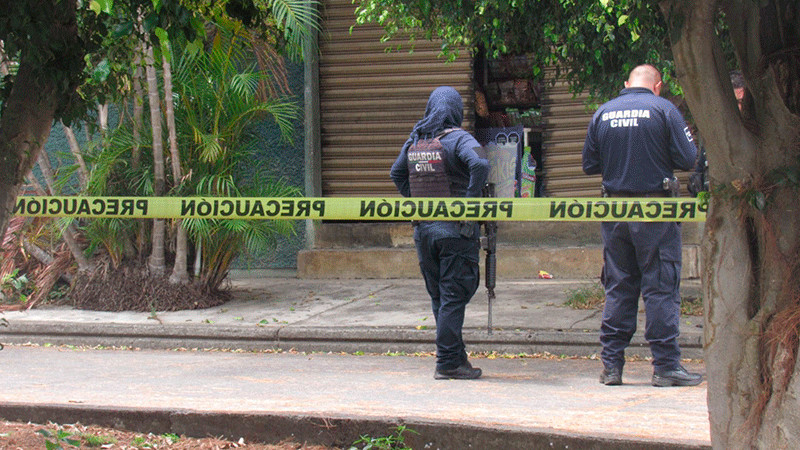 En Uruapan asesinan a hombre en una tienda de abarrotes  