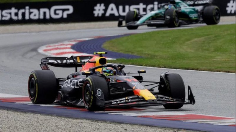 ¡Carrerón! Checo Pérez remonta 12 posiciones y se sube al podio en el GP de Austria 