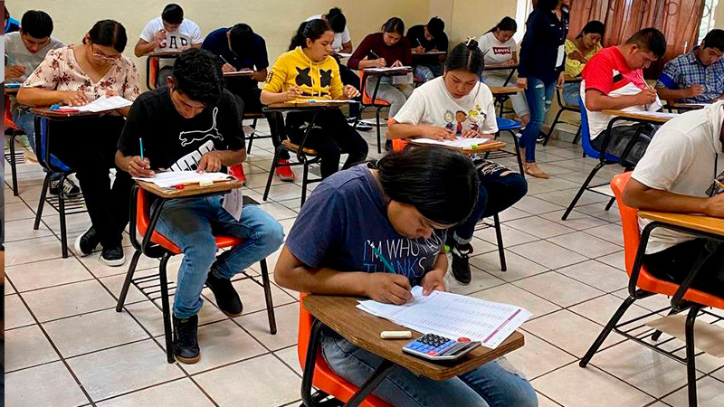 En orden, inicia aplicación del Ceneval para ingreso a Normales de Michoacán