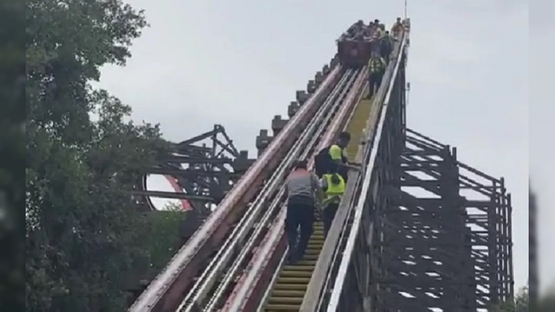 Pánico en las alturas, el juego "La medusa" de Six Flags se detiene  