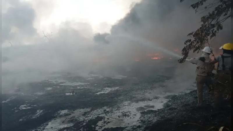 Derrame de hidrocarburo ocasiona daños ecológicos en cinco hectáreas, en Tabasco 
