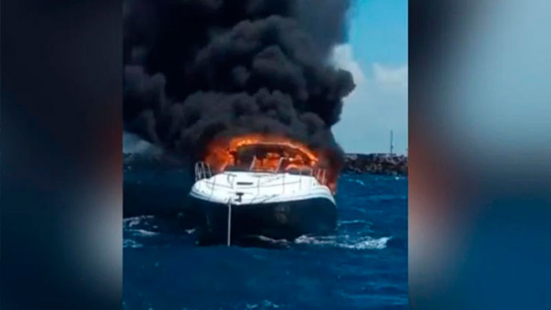 Yate se incendia y tripulantes se lanzan al mar para salvar sus vidas, en costas de Yucatán 