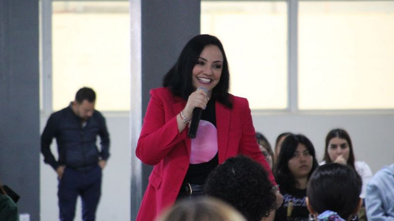 Invita diputada Adriana Hernández a jóvenes uruapenses a participar en política 