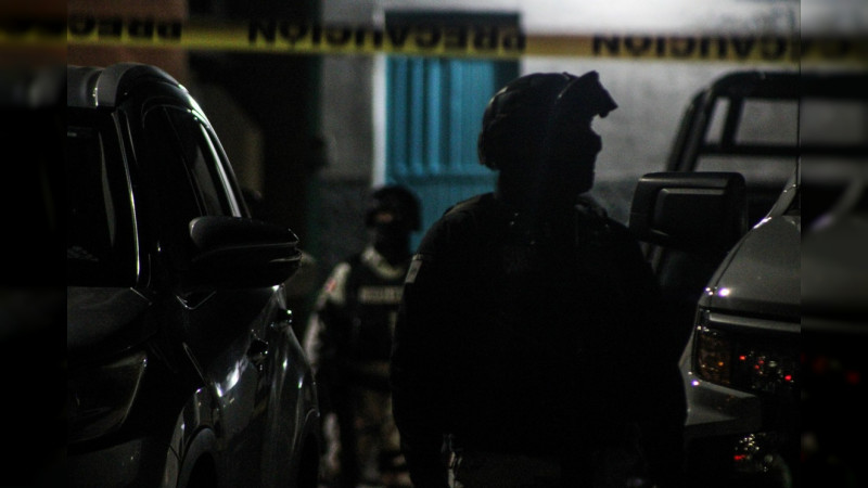 Aseguran vehículo con reporte de robo y localizan armas y equipo táctico en Villagrán, Guanajuato 