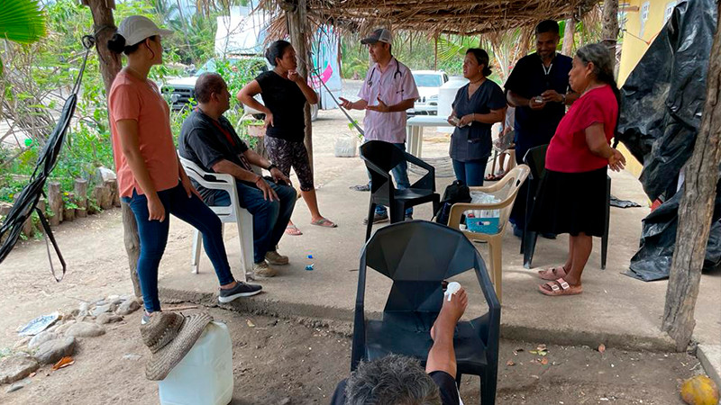 Salud Michoacán mantiene acciones sanitarias en Aquila, tras paso de Beatriz