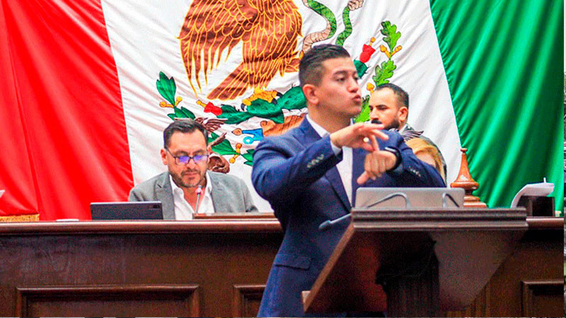  Castigar ciber acoso sexual en Michoacán propone Víctor Zurita 
