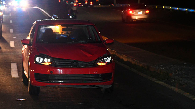 Hombre muere atropellado por un auto en Prol. Bernardo Quintana en Querétaro  