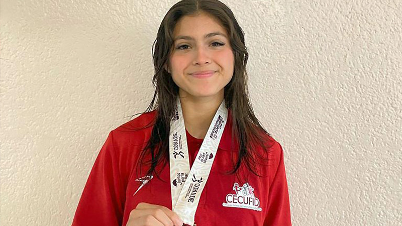 Alumna del Conalep Uruapan conquista presea de bronce en Taekwondo
