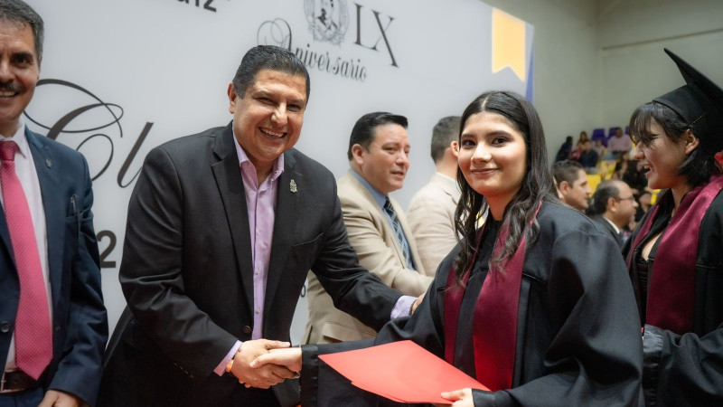 Encabeza Nacho Campos ceremonia de graduación de 320 alumnos de la EPLER 