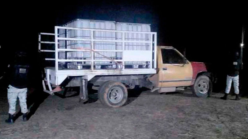 Desmantelan bodega clandestina y aseguran 4 mil litros de huachicol, en Hidalgo 