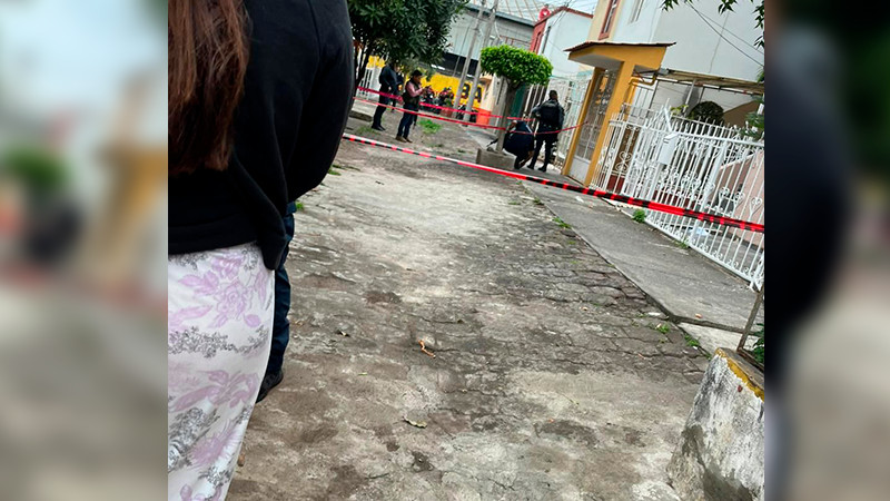 En Uruapan asesinan a balazos a un policía en su domicilio 