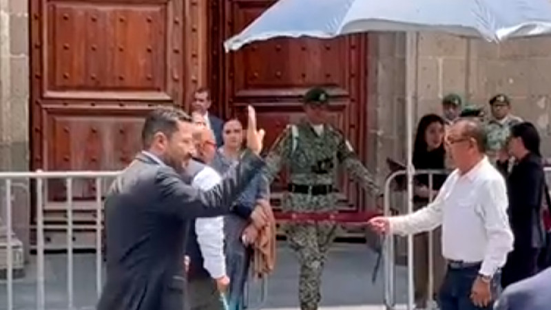 AMLO se reúne en Palacio Nacional con gobernadores y gabiente