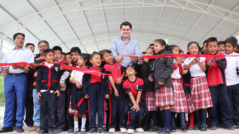 Más infraestructura educativa para las escuelas de Zitácuaro: Toño Ixtláhuac 