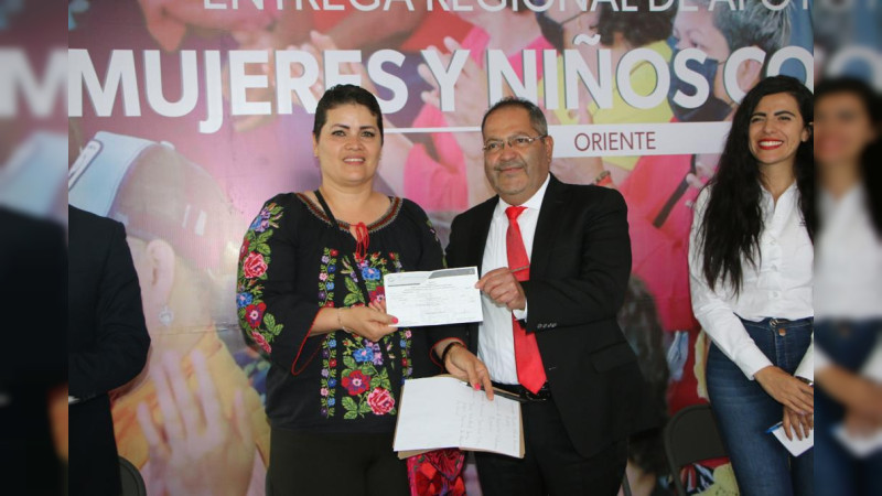 José Luis Téllez Marín promueve campañas contra el cáncer de mama y cérvico uterino en Cd. Hidalgo
