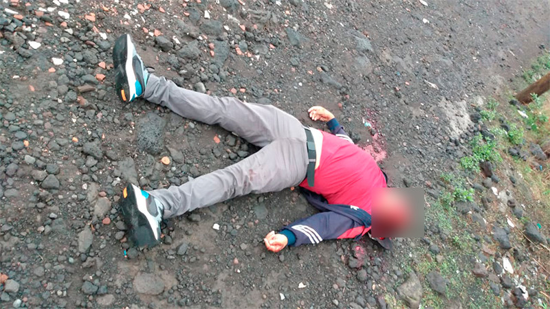 Afuera de una escuela primaria matan a hombre en Uruapan