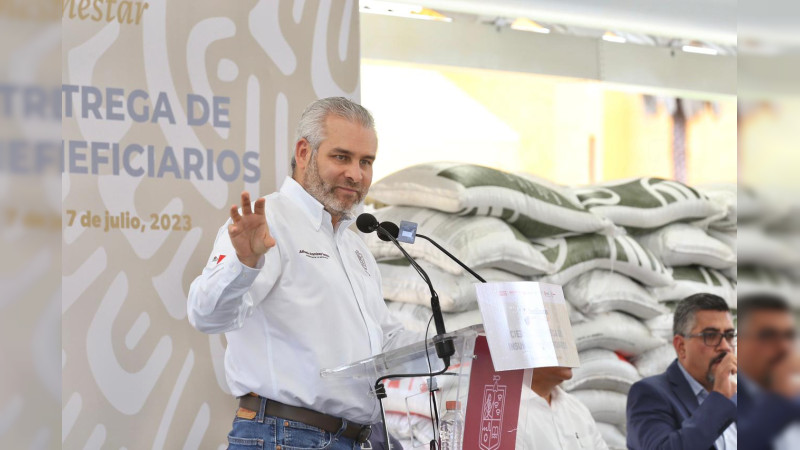 Con éxito concluye entrega de fertilizantes gratuitos a productores de Michoacán 