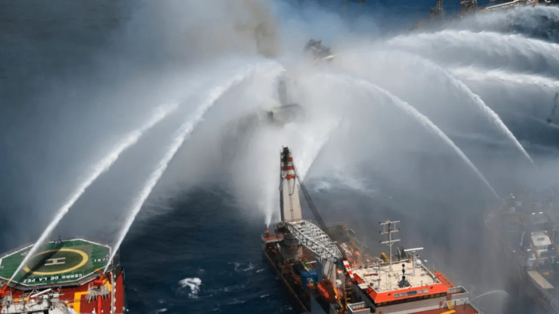 Explosión en plataforma petrolera de Cantarell provocó pérdida de 700 mil barriles: Octavio Romero 