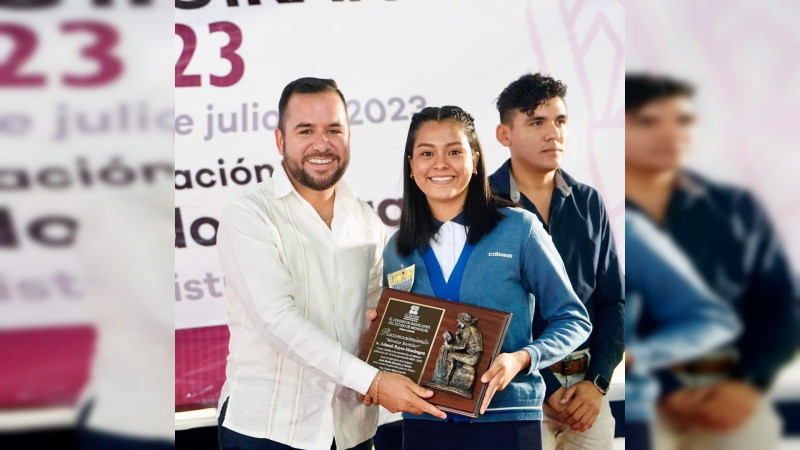 Llama Reyes Galindo a continuar con el impulso a la educación para generar mejores condiciones en Tierra Caliente