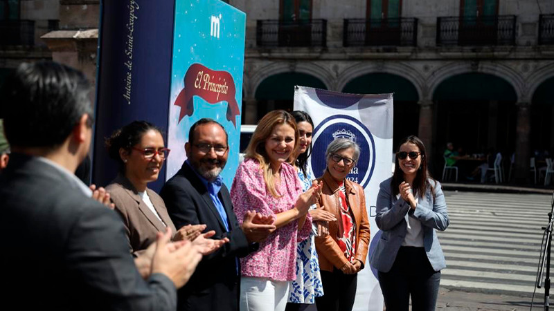 SeCultura Morelia instala libros gigantes para fomentar la lectura