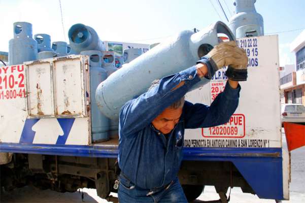 Distribuidores de gas LP rechazan reducción de precios anunciada por el gobierno federal 