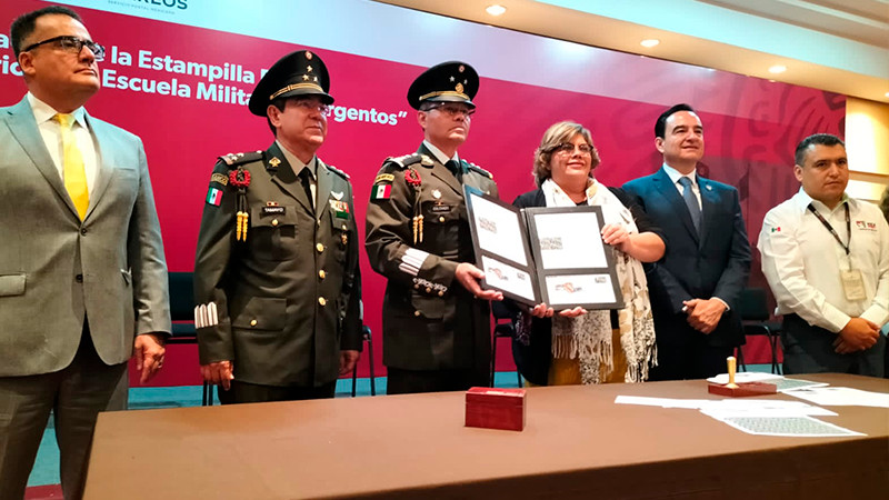 Llevan a cabo en Morelia, Réplica de cancelación de la Estampilla Postal conmemorativa al “75 Aniversario de la Escuela militar de sargentos”