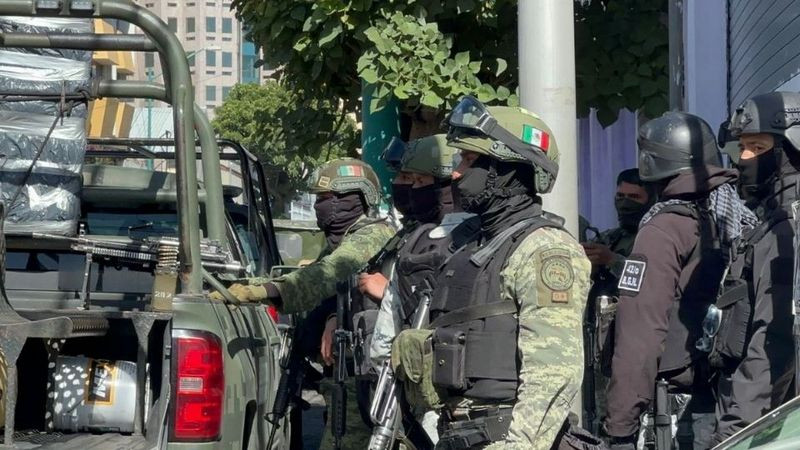 Detienen a tres integrantes de grupo delincuencial michoacano en Toluca; se les acusa de homicidio 