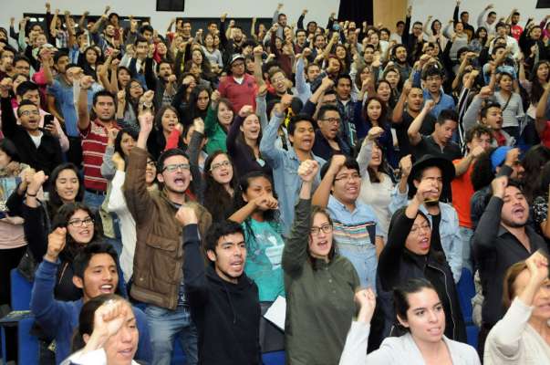 Casi 700 alumnos de licenciatura de la UNAM estudiarán este semestre en el extranjero 