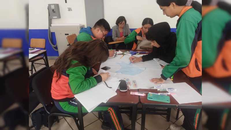 Estudiantes del Cecytem elaboran proyecto para la promoción turística de Zirahuén 
