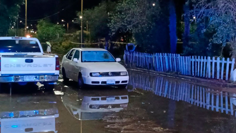 Muere familia en auto tras quedar varado durante tormenta en Aguascalientes 