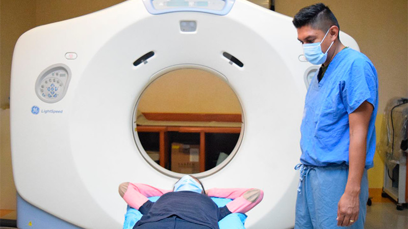 Gobierno de Michoacán brinda tratamientos sin costo a pacientes con cáncer